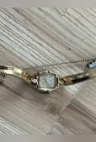 Elgin Rare Vintage Gold Plated Mechanical Ladies Watch Gold Bracelet Case