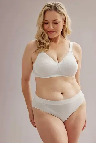 Magic Playtex® 18 Hour® Ultimate Lift & Support Wireless Bra 4745