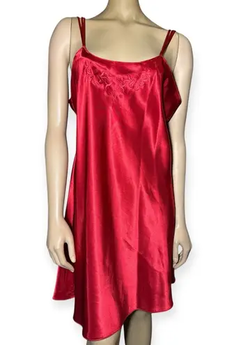 Kathy Ireland Vintage Intimates women’s Red Satin Nightgown size L