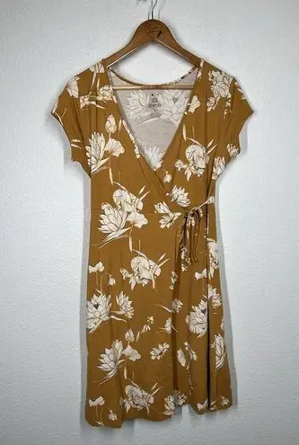 Sherpa Adventure Gear Padma Wrap Dress Small Floral Caramel Lotus