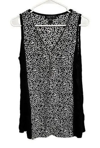 August Silk Zipper Front Geometric Black & White Tank Size Medium Lightweight