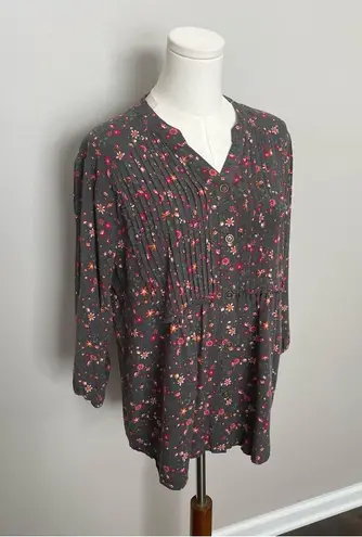 Matilda Jane Top Floral Ruffle Pleated Bib 3/4 Sleeves Split Neck Dark Grey Pink