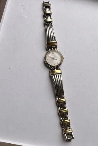 Seiko Ladies Wristwatch Two Tone Gold Tone Bracelet Style Vintage