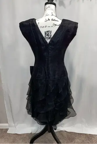 Adorable ☺️ Vintage Rimini black bow ruffle skirt cap sleeve lightweight dress Size 8