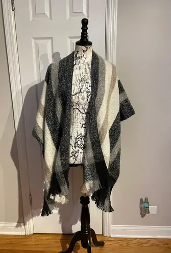 Nine West NWT Shawl Cape Cover poncho soft cozy warm winter tricolor neutral shrug