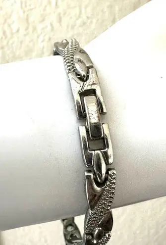 Silver tone link bracelet