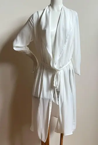 Gilli White Shawl Collar Robe Size M