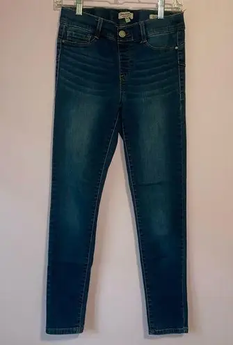 Juicy Couture  4 Pull On Jegging Medium Wash Skinny Jean