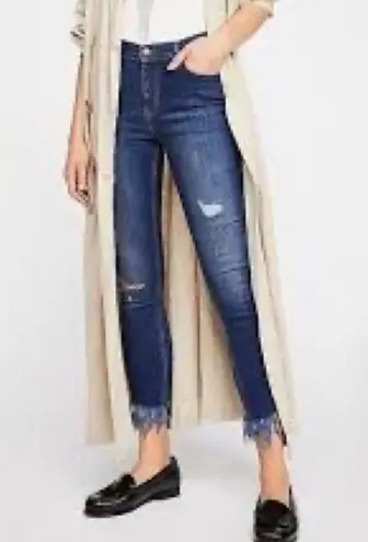 Free People  Great Heights Distressed Fray Skinny Jeans Size 25