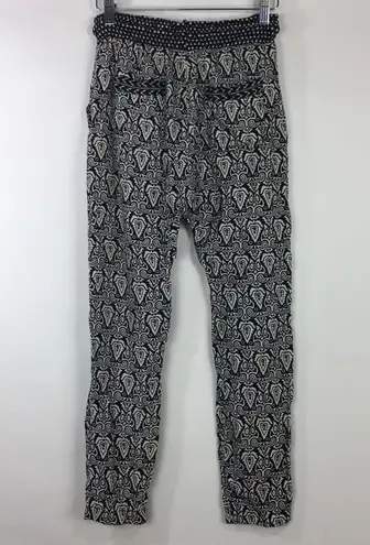 Forever 21  Tapered Pull On Pant Printed Drawstring Elastic Waist Tapered pants