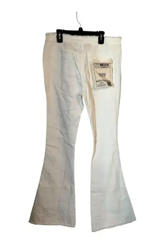 SER.O.YA Low Rise Flare White Distressed Raw Hem Jeans NWT sold out Size 29