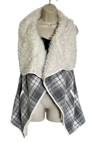 Me Jane Fuzzy Sleeveless Plaid Pocketed Open-Front Sweater Vest | Size m…