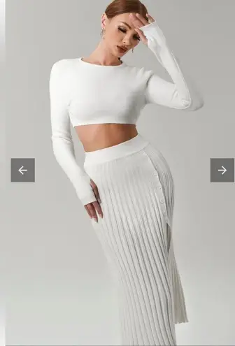 HIGH SLIT LONG SLEEVE PLEATED KNIT SWEATER AND SKIRT MATCHING SET