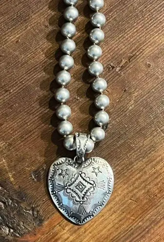 NWOT Handmade Etched Western Navajo Pearl Beaded Necklace w/ Heart Pendant