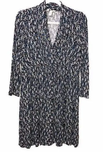 Soma  Dress Size Large Faux Wrap Top Black White Blue Long Sleeve Geometric Print