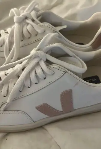 VEJA V 12 Sneakers