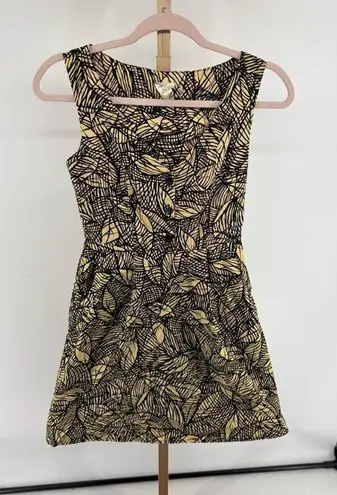 Anthropologie Weston Wear Emerging Leaves Sleeveless Dress Size 2 Yellow Black