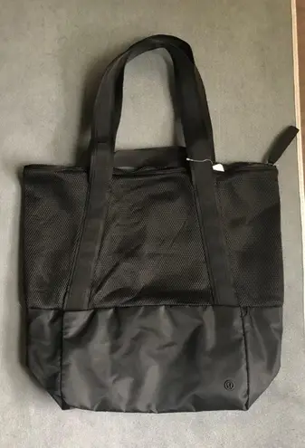 Lululemon hot mesh tote hotsell