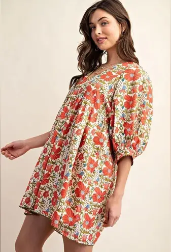 NWT GiGiO BLOSSOM FLORAL V