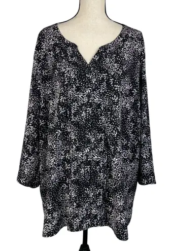 Catherines 3X-Large (26/28W) Top Button-Up Abstract 3/4 Roll-Tab Sleeve Pin-Tuck