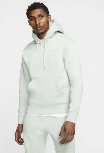 nsw club fleece jogger pistachio frost white