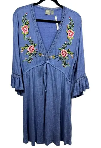 NWT ASOS Floral Embroidered Bell Sleeve Maternity Dress Size 4 Feminine Boho Blue