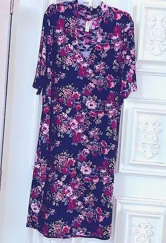 Boutique Pretty Short-Sleeve All-Over Floral Pattern MIDI T-Shirt Dress•So Soft & Comfy