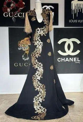 NWOT Evening Gown in Black & Gold Size 4