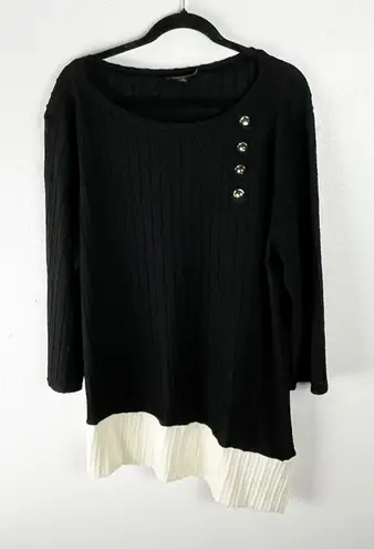 Suzanne Betro Black Long Sleeves Accent Button White Asymmetrical Hem Tunic 1X