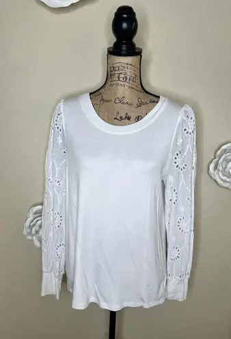 Entro NTM: Solid White Floral Eyelet Long Sleeve Top in Size Small