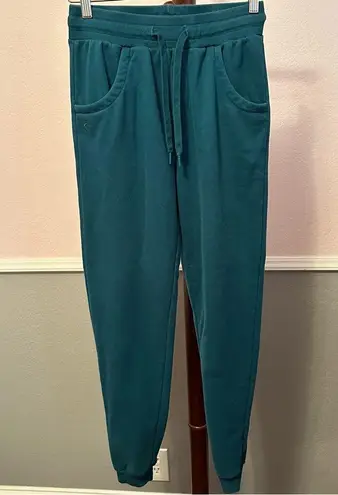 Zyia 93.  Active Joggers Size MEDIUM/WAIST:13.5”/RISE:12”/INSEAM:29”