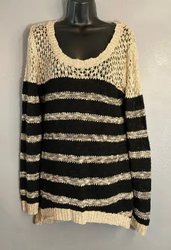 Crystal Kobe tan and black crochet sweater Size M