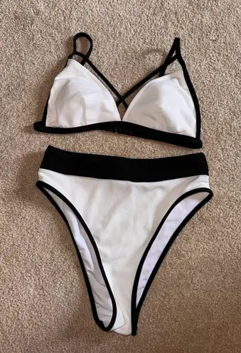 Cupshe  Swimsuit thumbnail 1