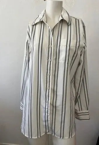 Ellen Tracy Black white Stripe button down long sleeve dress shirt blouse