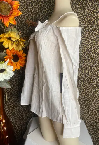 Doe & Rae ✅3/$30✅ NWT Natural White Off The Shoulder Long Sleeve Button Down | SMALL |
