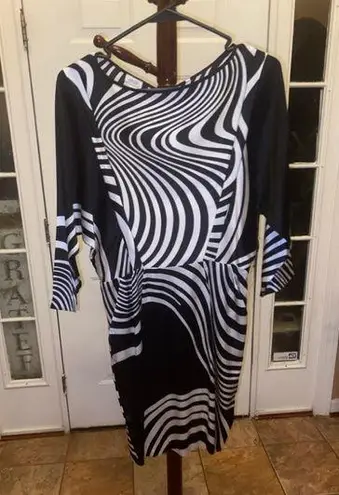 Cache Women's  silk Dress Size 4 Black & White