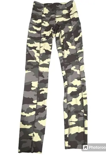 Lululemon  Women's Fast Free High Rise Cropped 23"/25" Tight Legging Pants - Camo