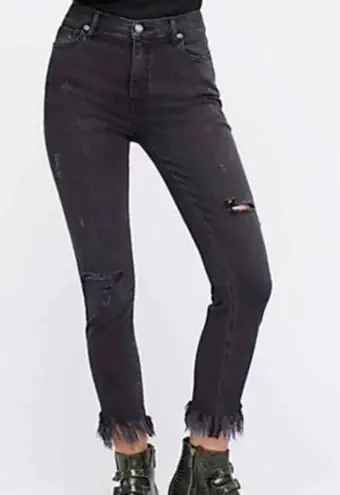 Free People  Great Heights Frayed Skinny Jeans Size 28