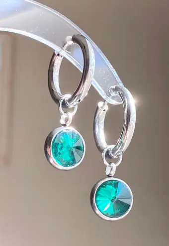 Handmade gold tone stainless steel green simple minimalist hoop earrings💚