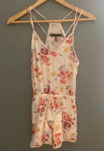 House of Harlow 1960 white floral romper