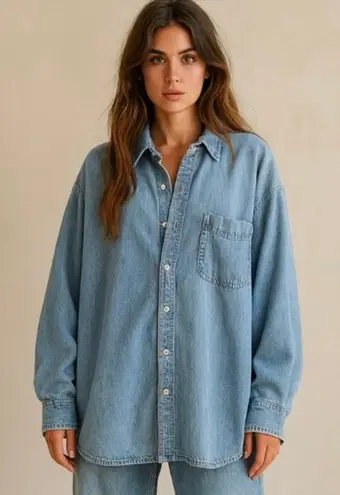 Vintage Oversized Button Down Light Washed Boyfriend Denim Shirt Effortless Chic Blue Size XL