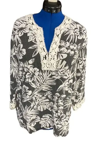 Cathy Daniels , Women’s top, Size Large, Gray & White Floral, 3/4 length sleeves - Image 1