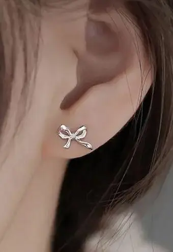 Trendy Silver Bow Earrings Studs