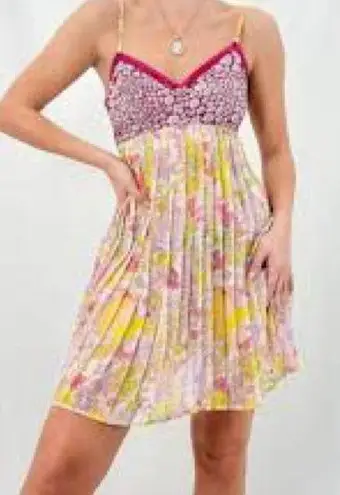 Livery of London for Target Babydoll Floral Chemise Size Medium Yellow