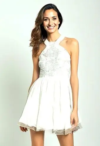 Xtraordinary prom,bridal dress size 3 NWT It’s a very pretty pure white …