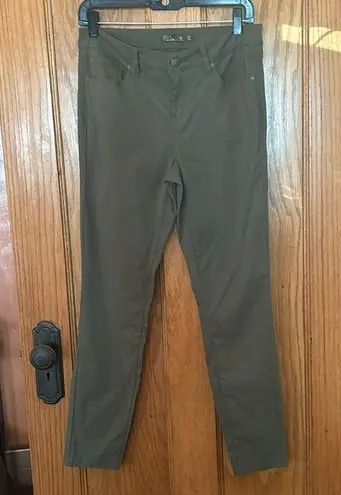 prAna  dark green skinny leg pants w short inseam - size 10