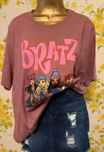 NWOT Bratz Graffiti short sleeve oversized T shirt size XL Size M