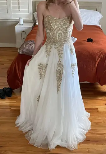 Ball Gown White Size 2
