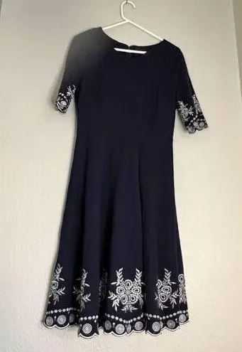 Miusol Womens Crew Neck Mini Dress Size L Floral Embroidered Short Sleeve Navy Size L