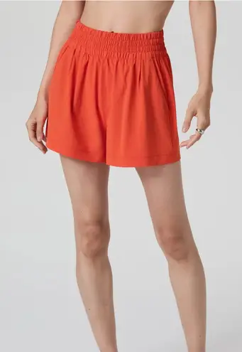 Vuori Villa Short Size Large NWOT